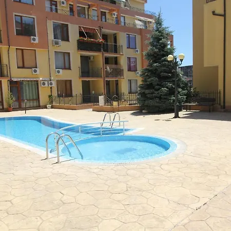 Two Bedroom In Saint Vlas. Siana 3 Apartment