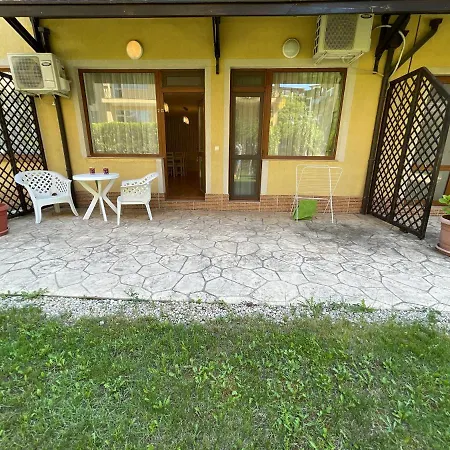 Apartment Two Bedroom In Saint Vlas. Siana 3